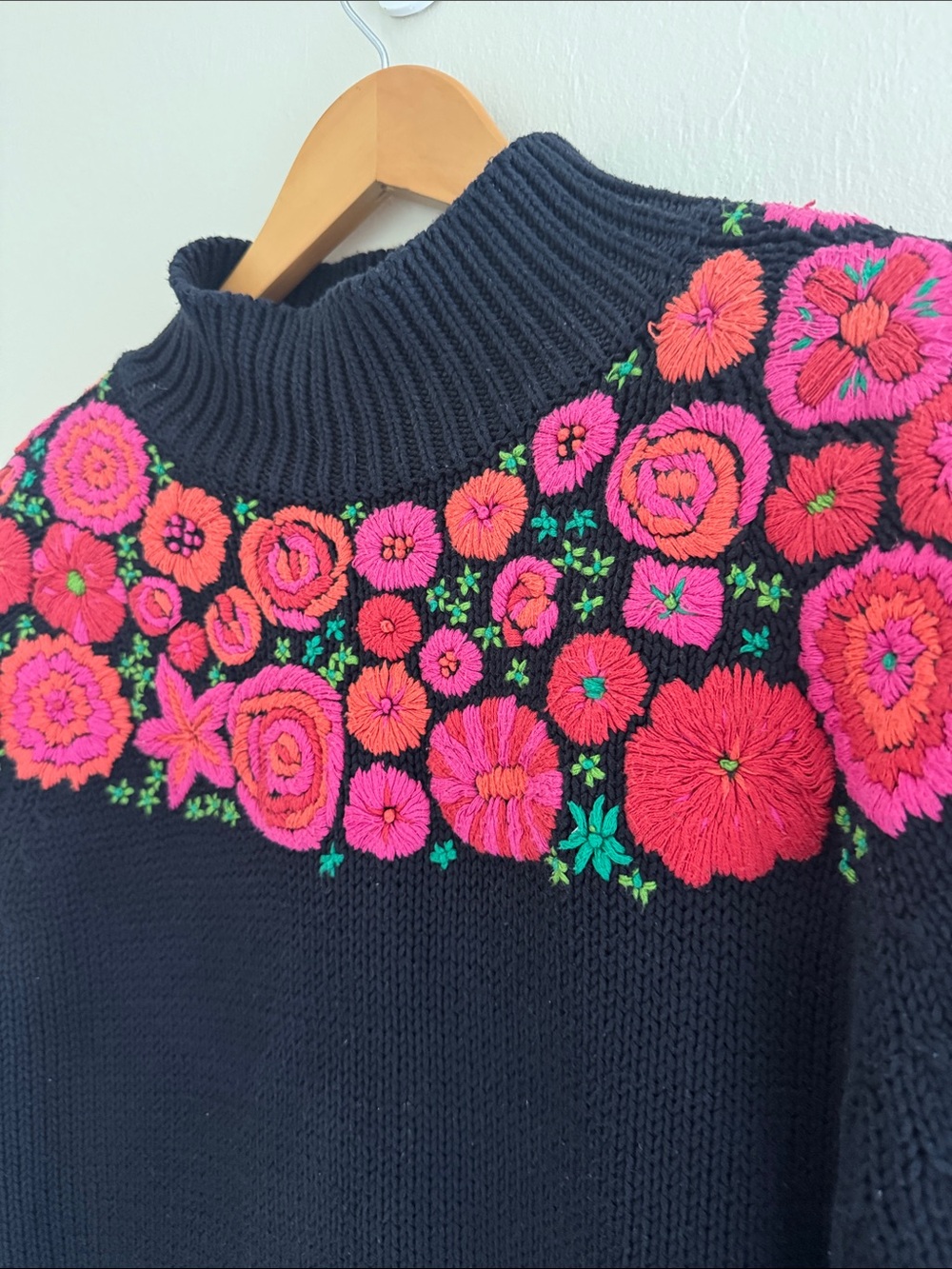 Vintage Ann Taylor Sweater Womens Small Floral Embroidered Mock Neck Black Knit - Picture 5 of 11